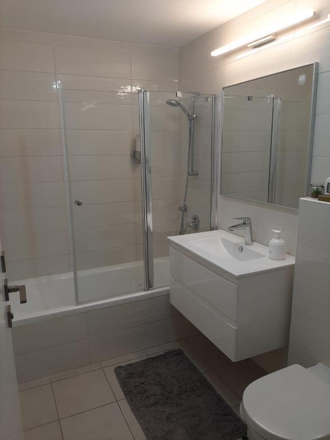Appartment City Center - J Tower Йерусалим Екстериор снимка