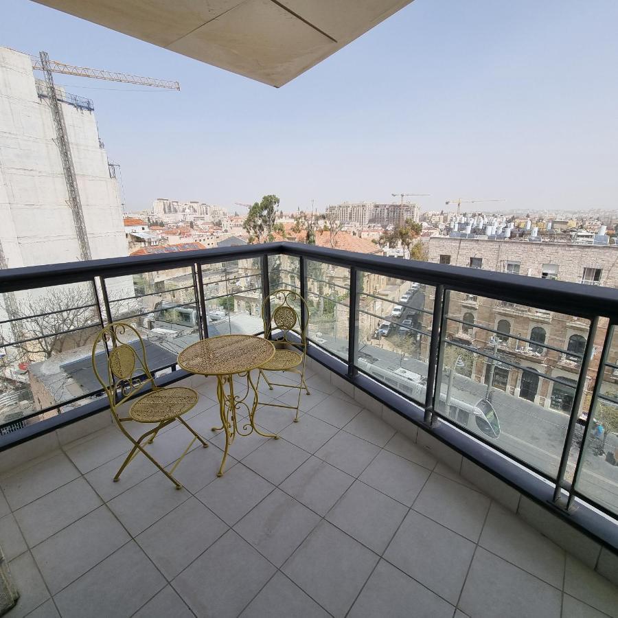 Appartment City Center - J Tower Йерусалим Екстериор снимка